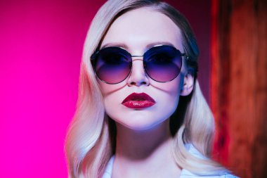 zengin kendine güvenen bayan