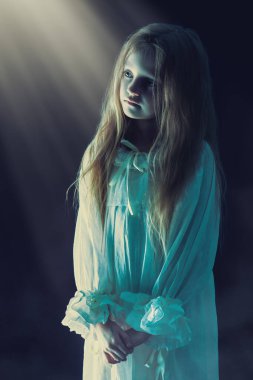 cennet ışıkRetrato de rubia preciosa