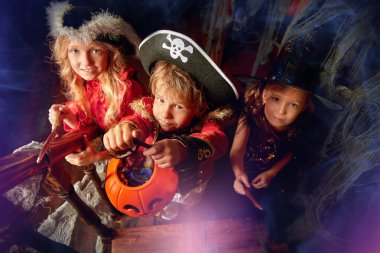 Karnaval Cadılar Bayramı kostümleri