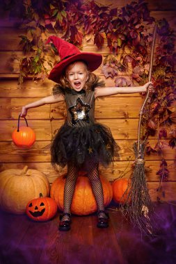 Sonbahar küçük cadısı