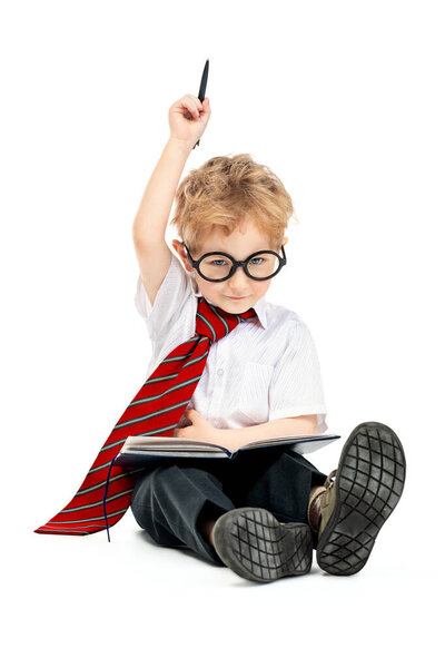 школьник с блокнотом
