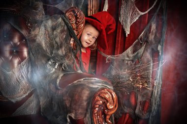 Sihirli kaledeki küçük cadı