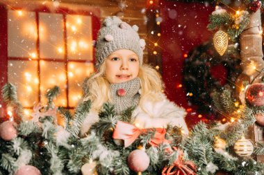 Noel için sundurma süslemeleri