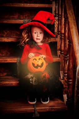 sevimli küçük cadı