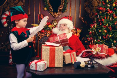 Dileklerle mektuplar okunuyor