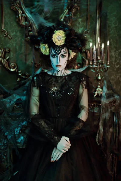 Büyüleyici ve tehlikeli Calavera Catrina eski bir kalede. Kafatası şekeri kız. Ölüler Günü. Dia de los muertos. Cadılar Bayramı.