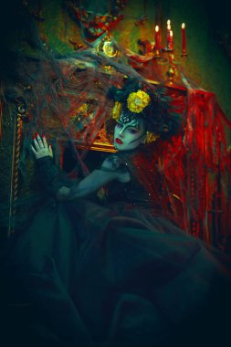 Büyüleyici ve tehlikeli Calavera Catrina eski bir kalede. Kafatası şekeri kız. Ölüler Günü. Dia de los muertos. Cadılar Bayramı.