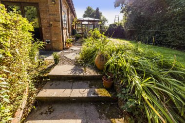 İngilizce arka bahçesinde yazlık İngiltere'de