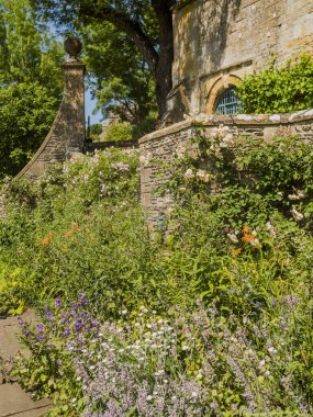 eski evleri - snowshill gloucestershire ile geleneksel bir İngiliz cotswold Köyü