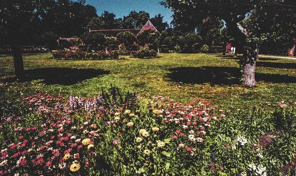 Jardins Inglês Imponente Casa — Fotografia de Stock