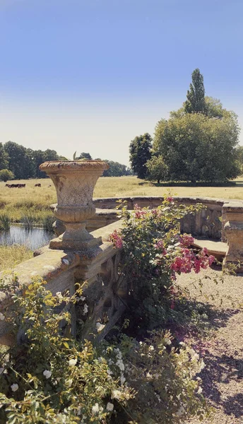 英国富丽堂皇的花园 — 图库照片