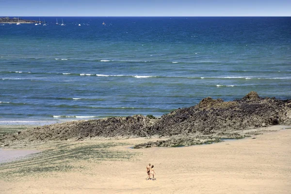 People Resting Beach Daytime France — Stock Photo, Image