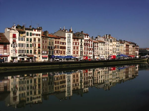 France Aquitaine Pyrenees Atlantique Bayonne Basque Festival Quays Alongside River — Stock Photo, Image