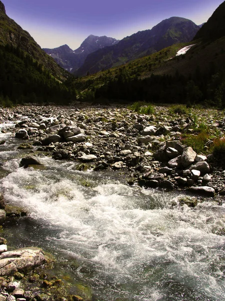 Fluyendo Río Montaña Fondo Los Alpes Francia — Foto de Stock