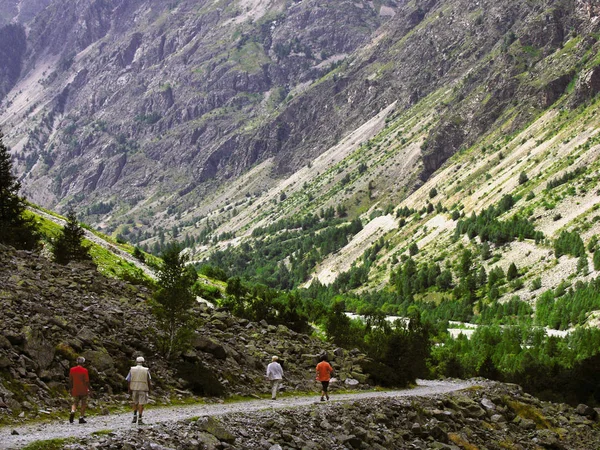 Gente Caminando Las Montañas Los Alpes Durante Día Francia —  Fotos de Stock