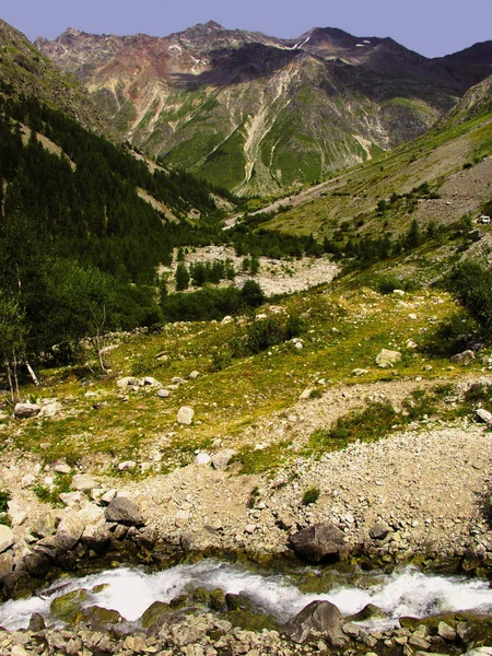 Pintoresca Vista Callejón Los Alpes Montañas Fondo Francia — Foto de Stock