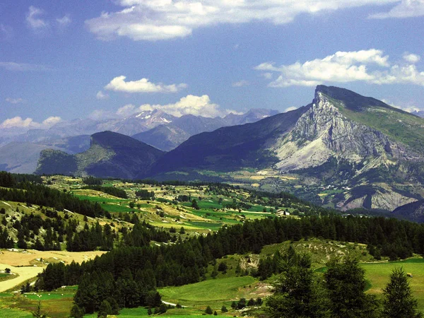 Vue Sur Ruelle Sur Fond Montagnes Des Alpes France — Photo