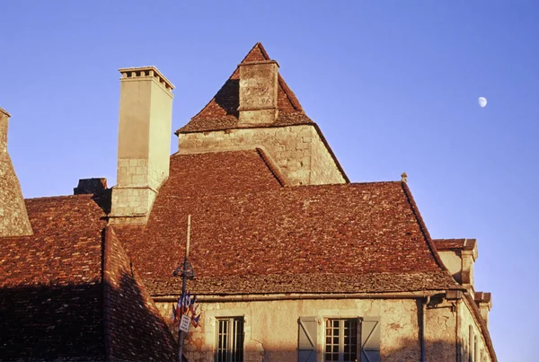 昼間のフランスの古代建築の眺め — ストック写真