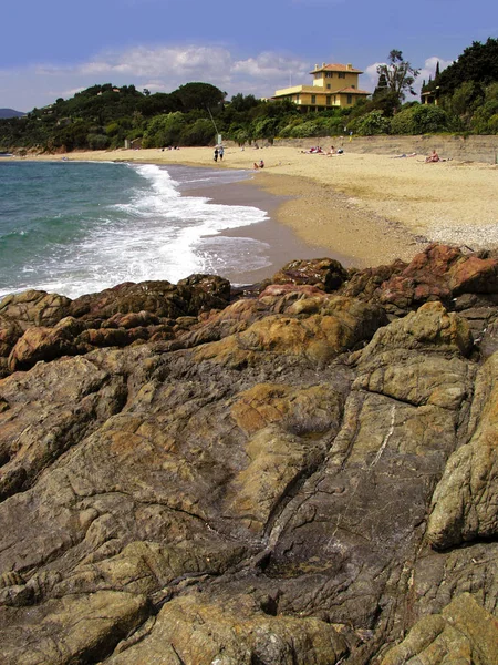 Sandstrand Mit Meereswellen Tag Provence Frankreich — Stockfoto