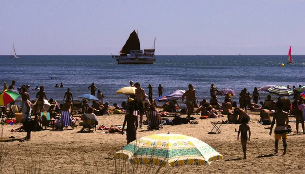 Vue Des Personnes Relaxant Plage Grande Motte France — Photo