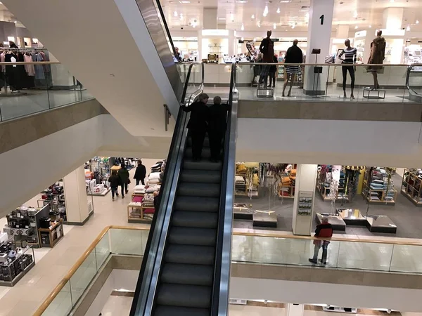 Vista Pessoas Movimento Escadaria Shopping — Fotografia de Stock