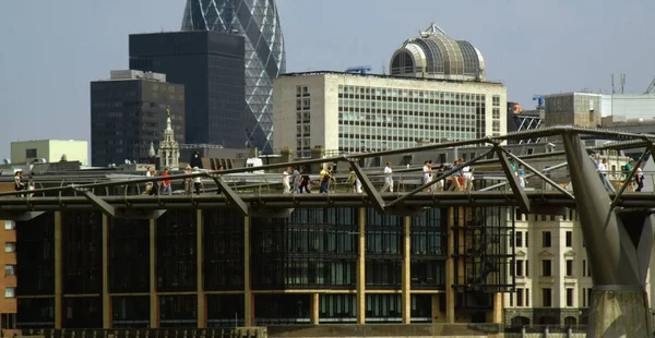 Puente Del Milenio Sobre Río Támesis Londres Inglaterra —  Fotos de Stock