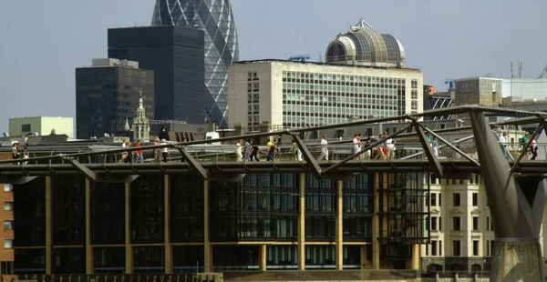 Puente Del Milenio Sobre Río Támesis Londres Inglaterra — Foto de Stock