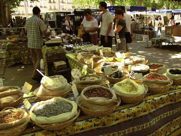 Vista Das Pessoas Que Caminham Longo Mercado Languedoc Durante Dia — Fotografia de Stock