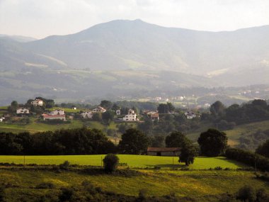 Pays Basque manzara gündüz