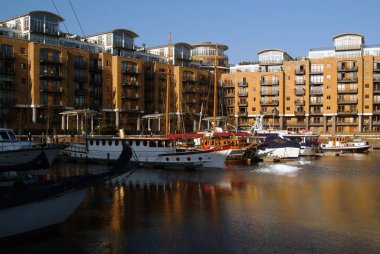 Avrupa İngiltere'de london docklands st katherine dock