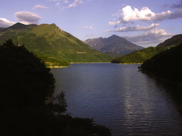 Francia Alpes Provence Lago Montañas — Foto de Stock