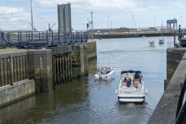 Swansea marina dock Dock bağlantı noktası tekne tekneler Galler glamorgan İngiltere'de tekne liman 