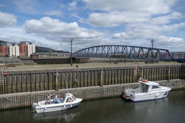 Swansea marina dock Dock bağlantı noktası tekne tekneler Galler glamorgan İngiltere'de tekne liman 