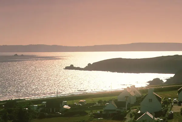 Vista Panorámica Las Casas Orilla Del Mar Fondo Del Atardecer — Foto de Stock