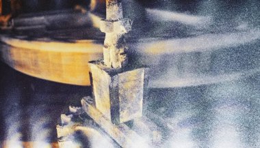 Charlecote Mill eski bir su çarkı motorlu değirmen, Warwickshire, İngiliz Midlands, İngiltere. Değirmen restore edildi ve tamamen yeniden çalışıyor. Hint restoranları için un üretiyor. Görüntü Leica Kamera kullanılarak 35mm Renkli film çekildi. 