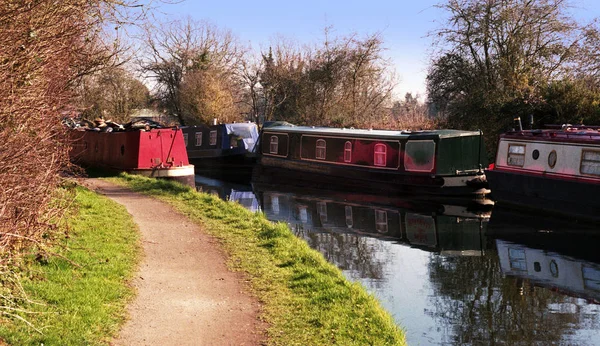 Wąskie Łodzie Barki Łodzie Mieszkalne Kanale Stratford Warwickshire Anglia Wielka — Zdjęcie stockowe