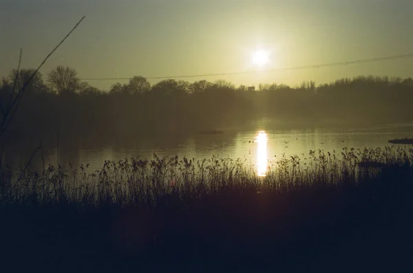Bach See Fluss Wald Sonnenuntergang Sonnenaufgang Aufgenommen Auf Film — Stockfoto