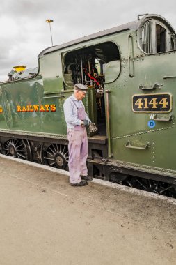 Severn Vadisi Mirası Buhar Demiryolu. Kiddermenister istasyonu, Worcestershire, İngiltere, İngiltere
