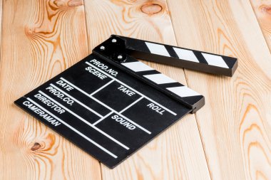 ahşap kurullarında yazıtlar olmadan video clapper açın