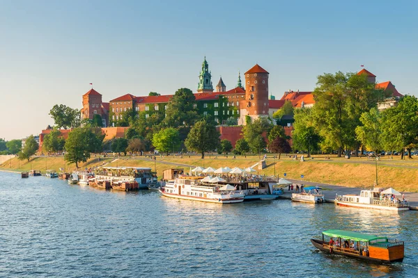 Krakow Poland August 2017 Panoramic View Famous Wawel Castle Located — Stock Photo, Image