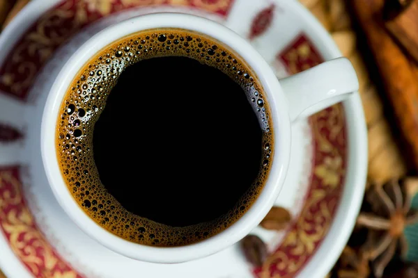 Gros Plan Vue Dessus Café Noir Dans Une Tasse — Photo