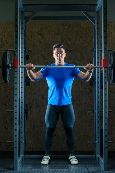 Ritratto Giovane Atleta Palestra Con Bilanciere — Foto Stock