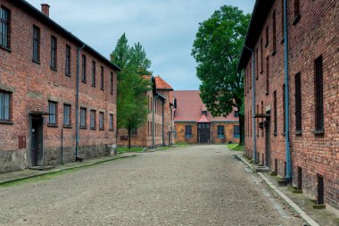 Auschwitz, Polonya - 12 Ağustos 2017: bölge, Auschwitz toplama kampında tuğla Kışlası.