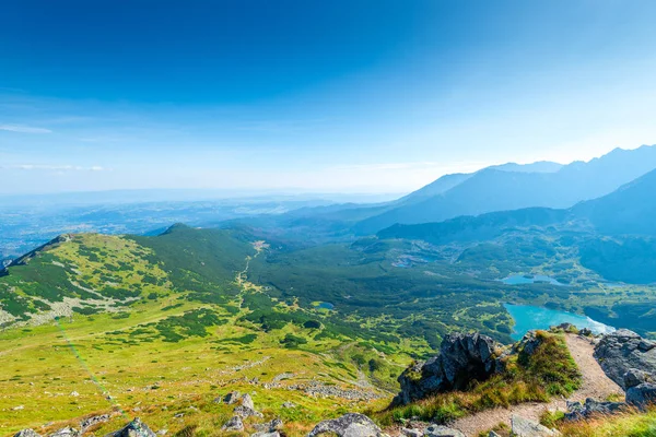 Pitoresco Vale Verde Com Lagos Nas Montanhas Tatra Polônia Vista — Fotografia de Stock