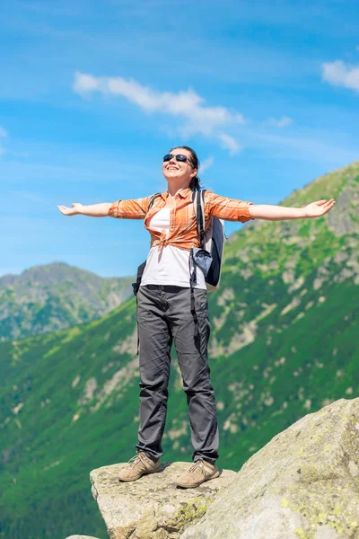 Vertical Portrait Full Length Tourist Backpack Background High Mountains — Stock Photo, Image