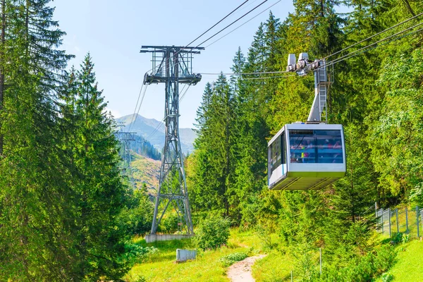 Lanovka Zvyšování Turisty Kasprowy Wierch Polsku Zakopane — Stock fotografie