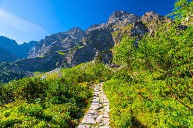 turist yolu etrafında Gölü Morskie Oko Tatra Dağları'nda