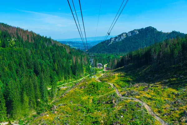 Menembak Pemandangan Gunung Yang Indah Dari Mobil Kabel Polandia — Stok Foto