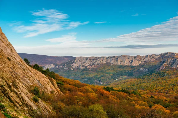 Autunno Bella Foresta Arancione Sul Pendio Delle Montagne Crimea Ucraina — Foto Stock