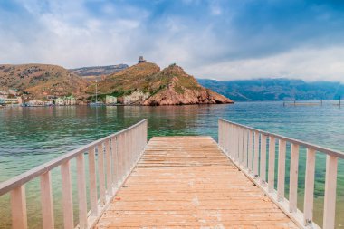 Bulutlu bir günde güzel bir Balaklava manzarası, Kırım yarımadası